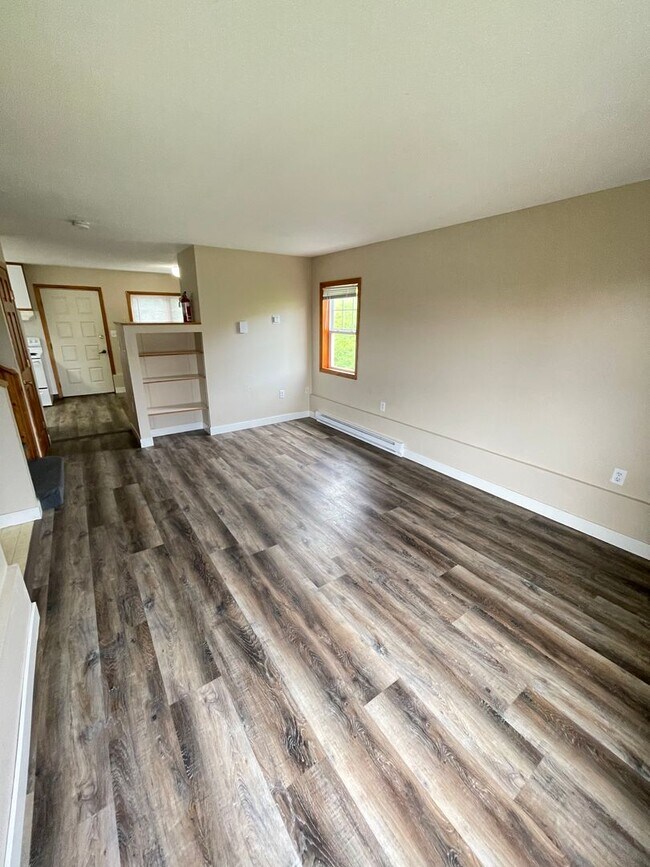 Photo - 321-323 N 3rd Ave W Unit 323 N 3rd Ave W