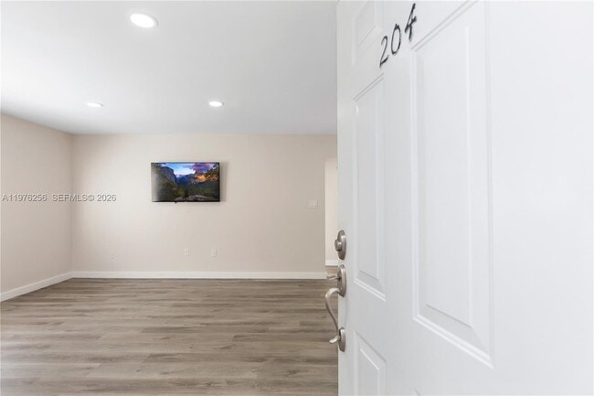 Photo - 3101 SW 27th Ave Unidad 204