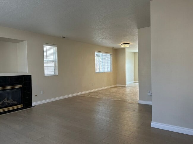 Photo - 4 bed, 2.5 ba - Golf Course living in Horn Rapids