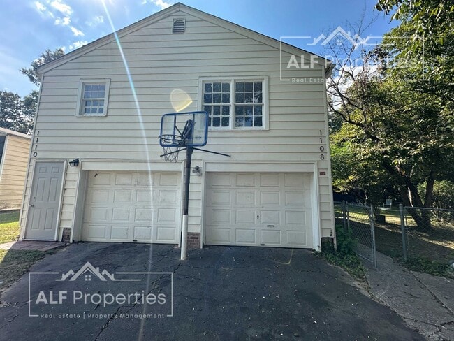 Building Photo - Newly Renovated 1 Bedroom Apartment – Walk... Unit 1108 S. 10th St