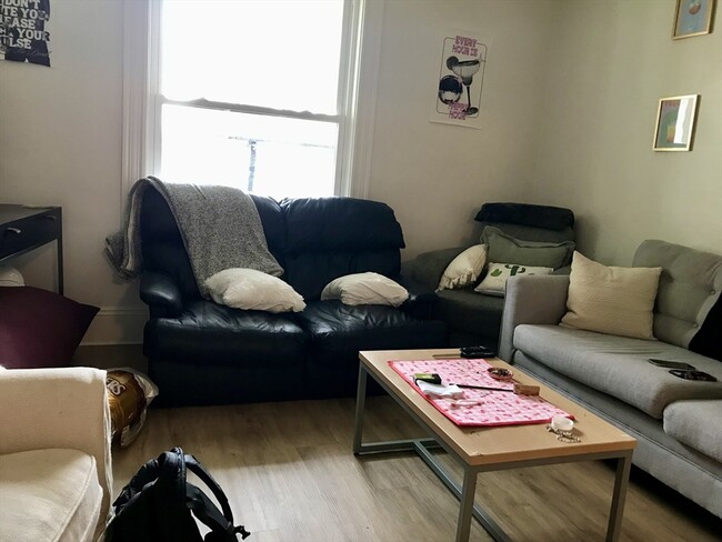 Photo - 79 Cushing St