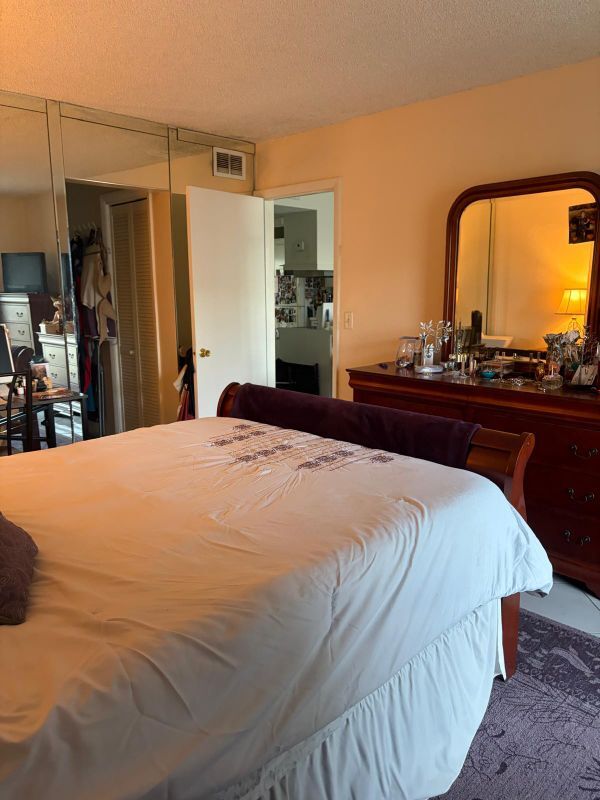 Photo - 215 SE 3rd Ave Unidad 403