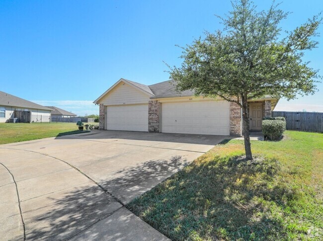 Building Photo - 468 Brookbank Dr Rental