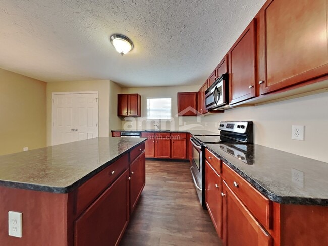 Photo - 18834 Planer Dr
