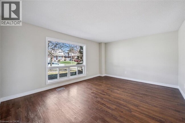 Photo - 252 The Country Way