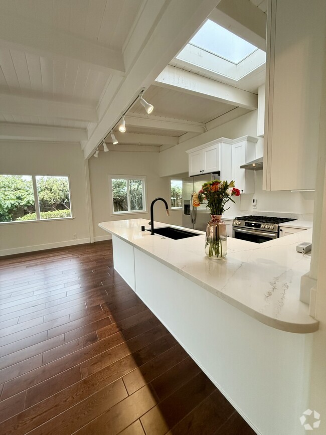 Kitchen/Family Room - 2701 Oharte Rd Rental