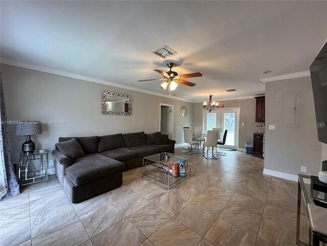 Photo - 801 SW 20th Ave