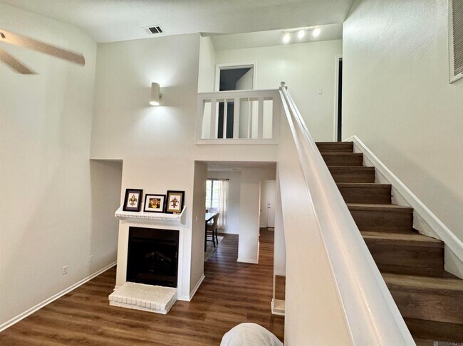 Photo - 1732 Manor Oak Dr