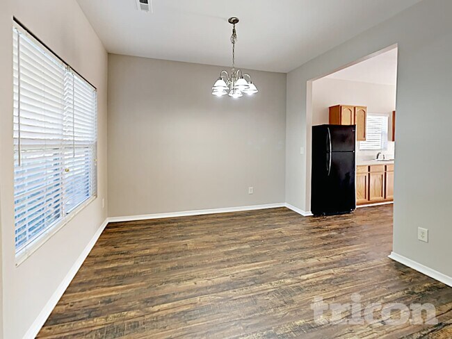 Photo - 3728 Charterhall Ln
