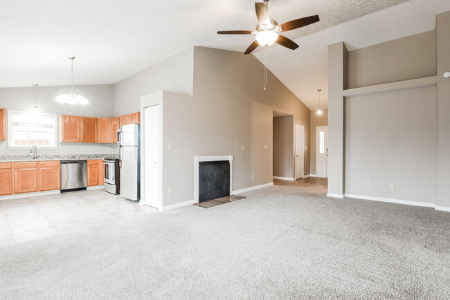 Photo - 748 Hollowood Ln