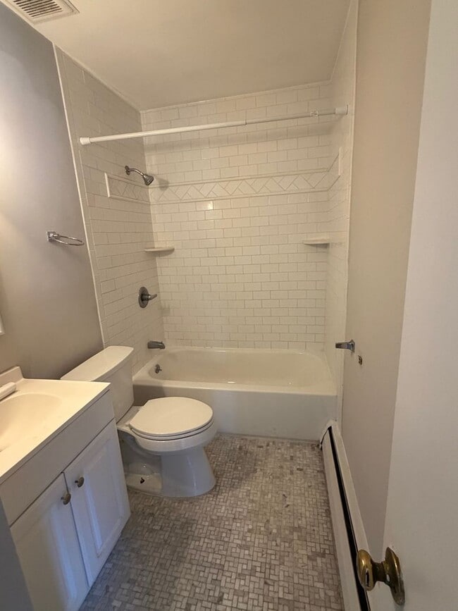 Photo - 1 Bed/1 Bath Apt in Lansdale - Walk to Regional Rail & Shopping / Dining Unit A4