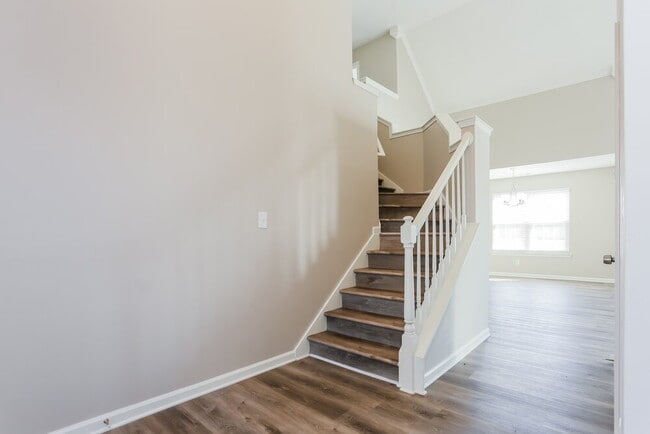Photo - 213 Summer Hill Cir