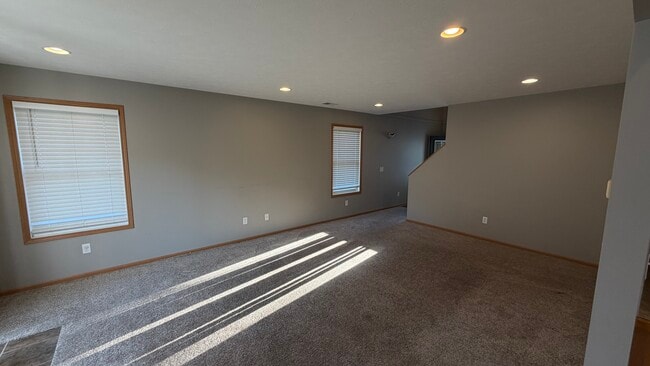 Photo - 2456-2456 Millview