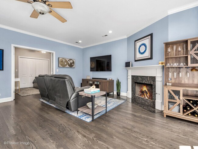 3715 N Wilton Ave Unit 1