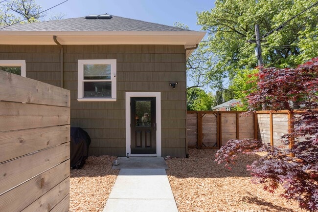 Photo - 532 NE 29th Ave