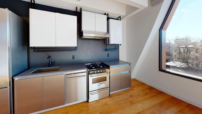 557 Hart St Unit 13-06