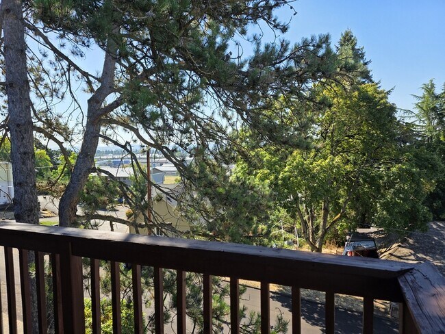 Photo - 2022 E 6th St Unit 4