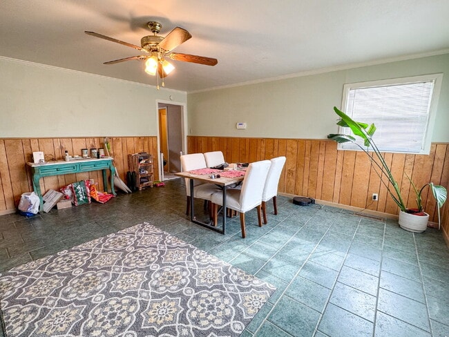 Photo - Easy access to 19th Street and Loop 289