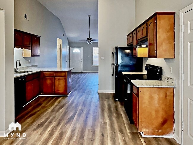 Photo - 724 Stuckert Dr