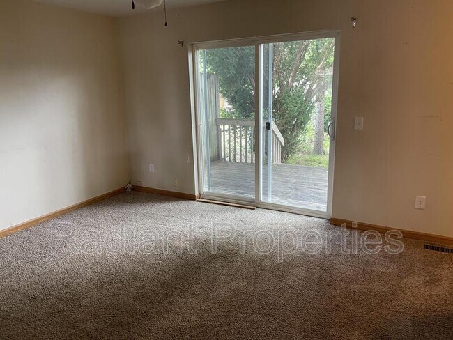 Photo - 1530 E 16th St