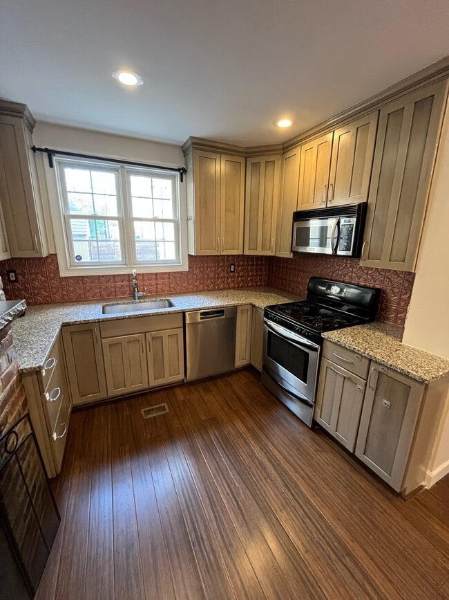 Photo - 814 Fitzwater St