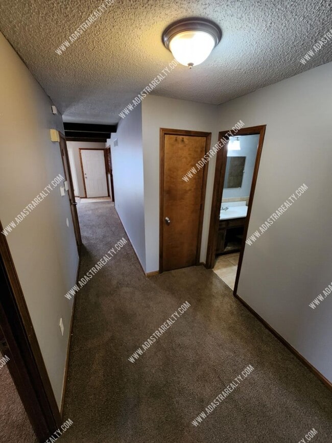 Photo - Amazing South KCMO Duplex in Raytown Schoo...