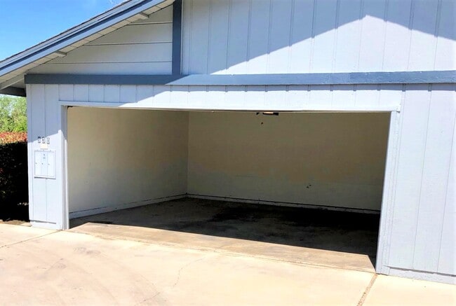 Photo - 930 N Indiana St Unidad # 1