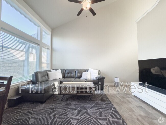 Building Photo - 12702 Stone Heights Dr Rental