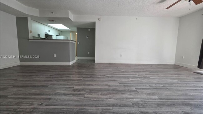 Photo - 5011 Wiles Rd Unidad 203