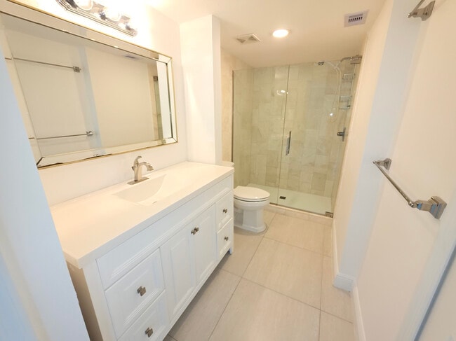 Photo - 154 Cypress Way E Unidad Apt 3