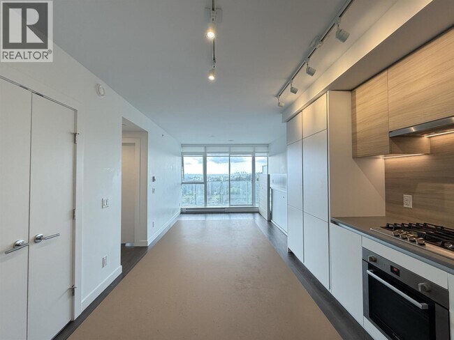 Photo - 652 Whiting Way Unit 905