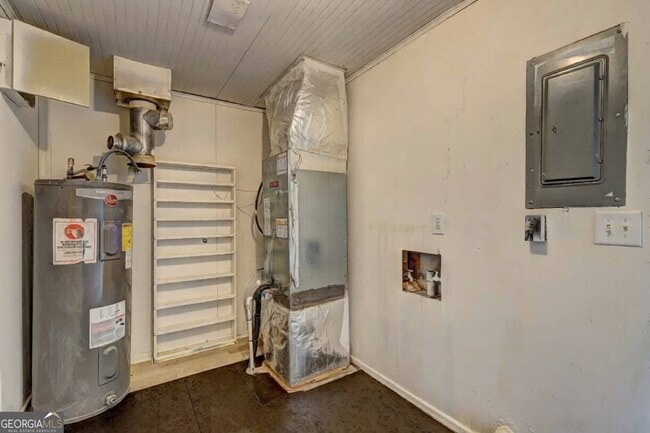 Photo - 1367 Canterbury Rd