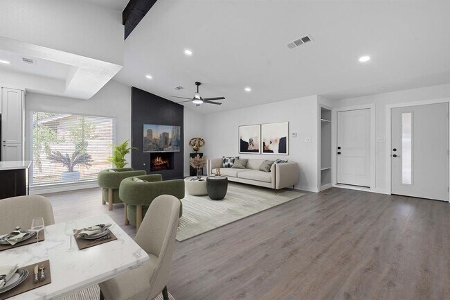 Photo - 5113 Loyola Ln