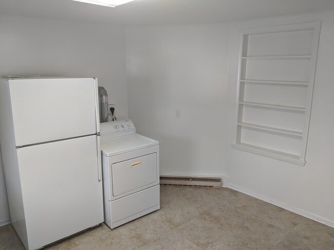 Photo - 248 W Patrick St Unidad 2