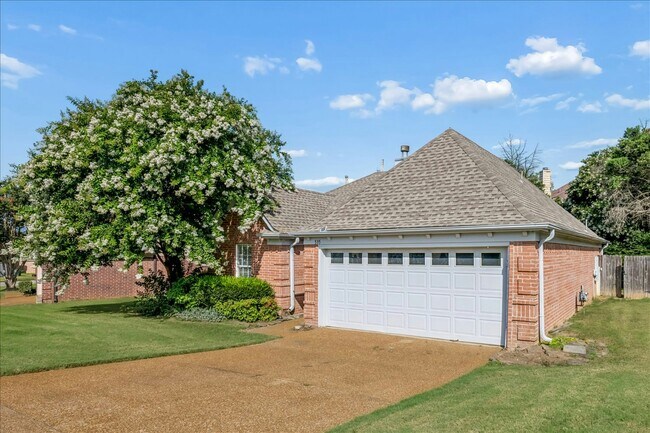 Photo - 535 Pantherburn Cir S