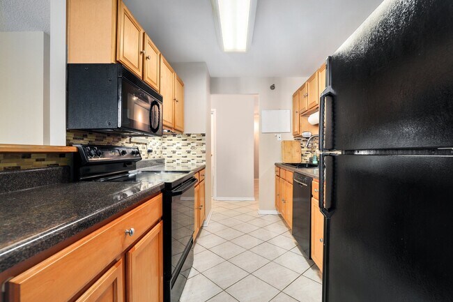 Galley Kitchen - 70 W Huron St Unit 1702