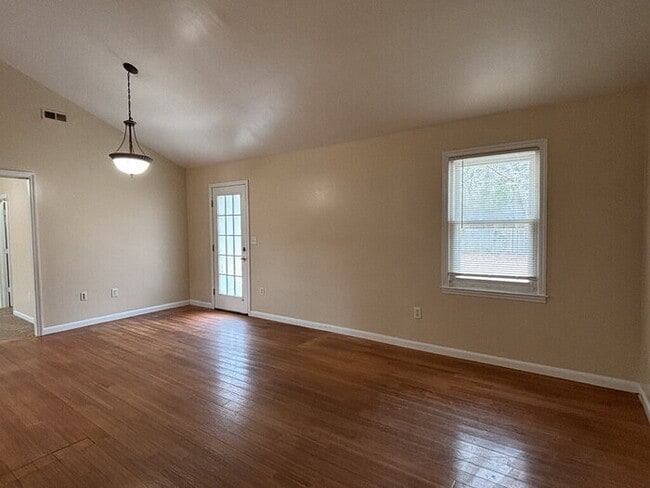 Photo - 115 Aylesbury Rd