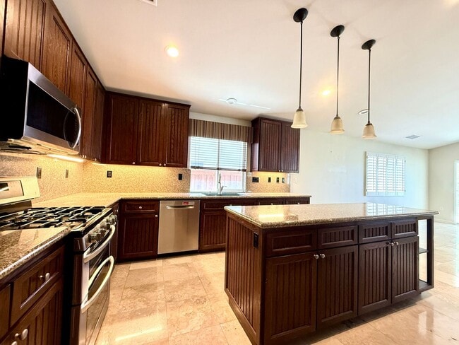 Photo - Four Seasons 55+ – Beautifully Upgraded with Views!