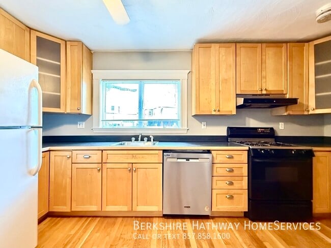 Photo - 881 Broadway-2 Unit 2