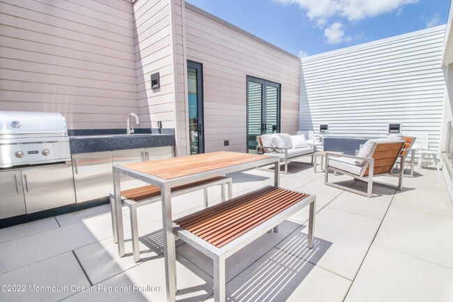 Building Photo - 601 Heck St Unit 307