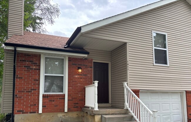 Building Photo - 1411 La Chateau Dr Rental