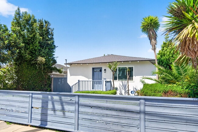 10817 Charnock Rd
