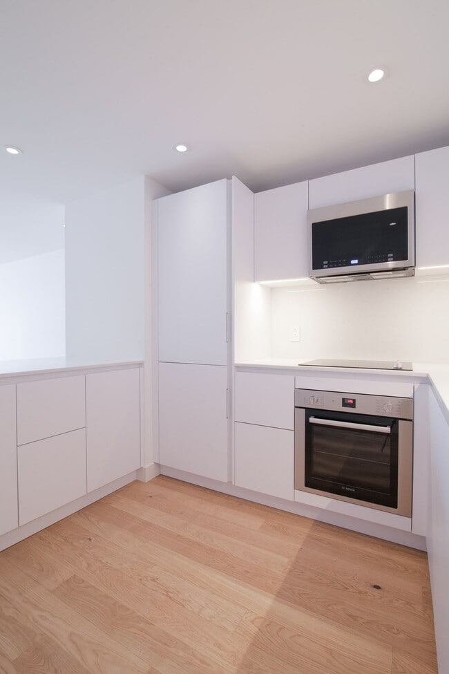 Photo - 3460 Rue Durocher Unit 704