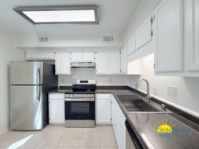 Photo - Charming 2BR townhome just steps from beautiful Cinco Bayou in Fort Walton Beach!