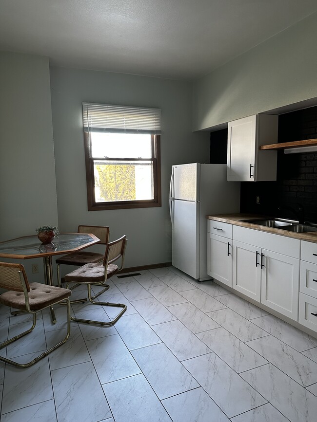 Photo - Whittier Apartments Unit 3