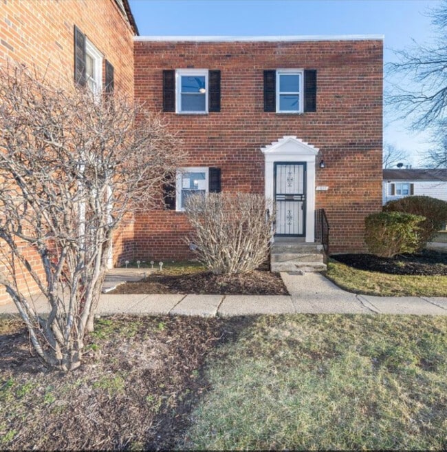 Photo - 2537 Iverson St