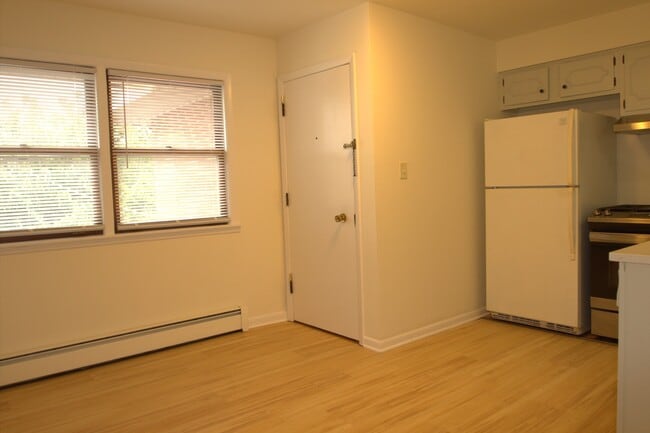 Photo - 8856 Plainfield Rd