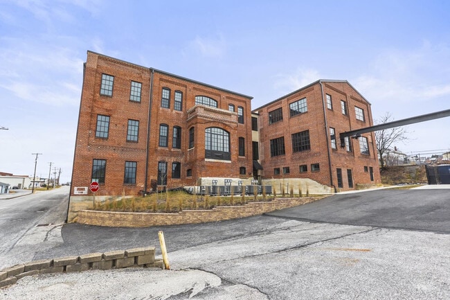 Lombard Commons