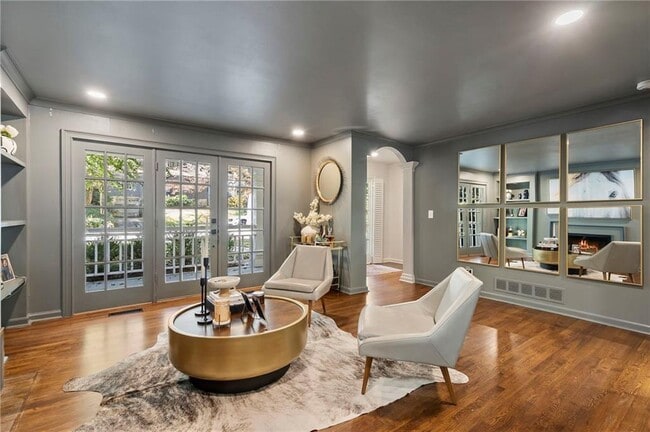 Photo - 2373 Virginia Pl NE