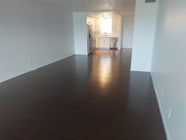 Photo - 1617 SE 15th St Unit 605